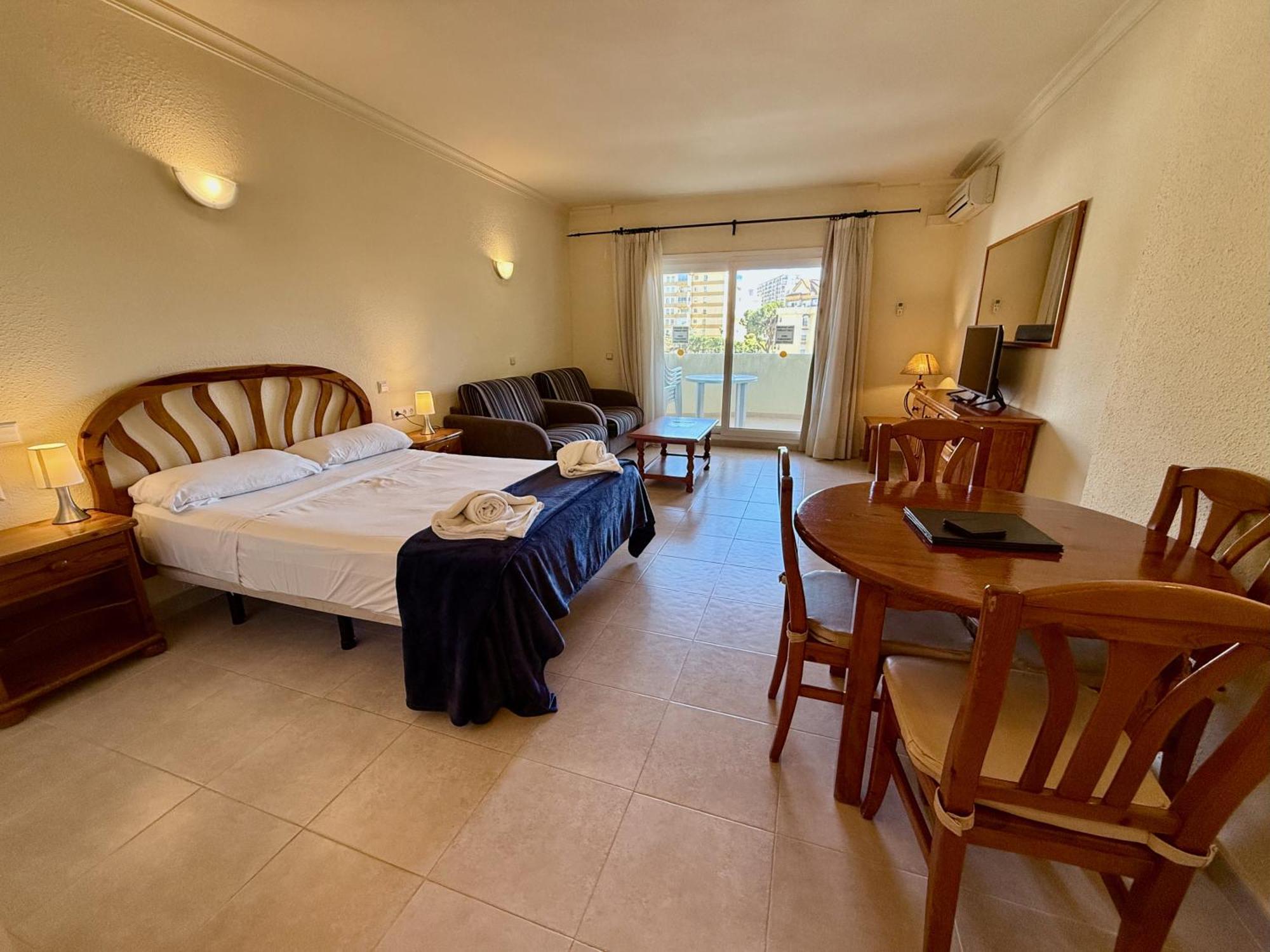 Kingfisher Apartments Benal Beach 贝纳尔马德纳 外观 照片