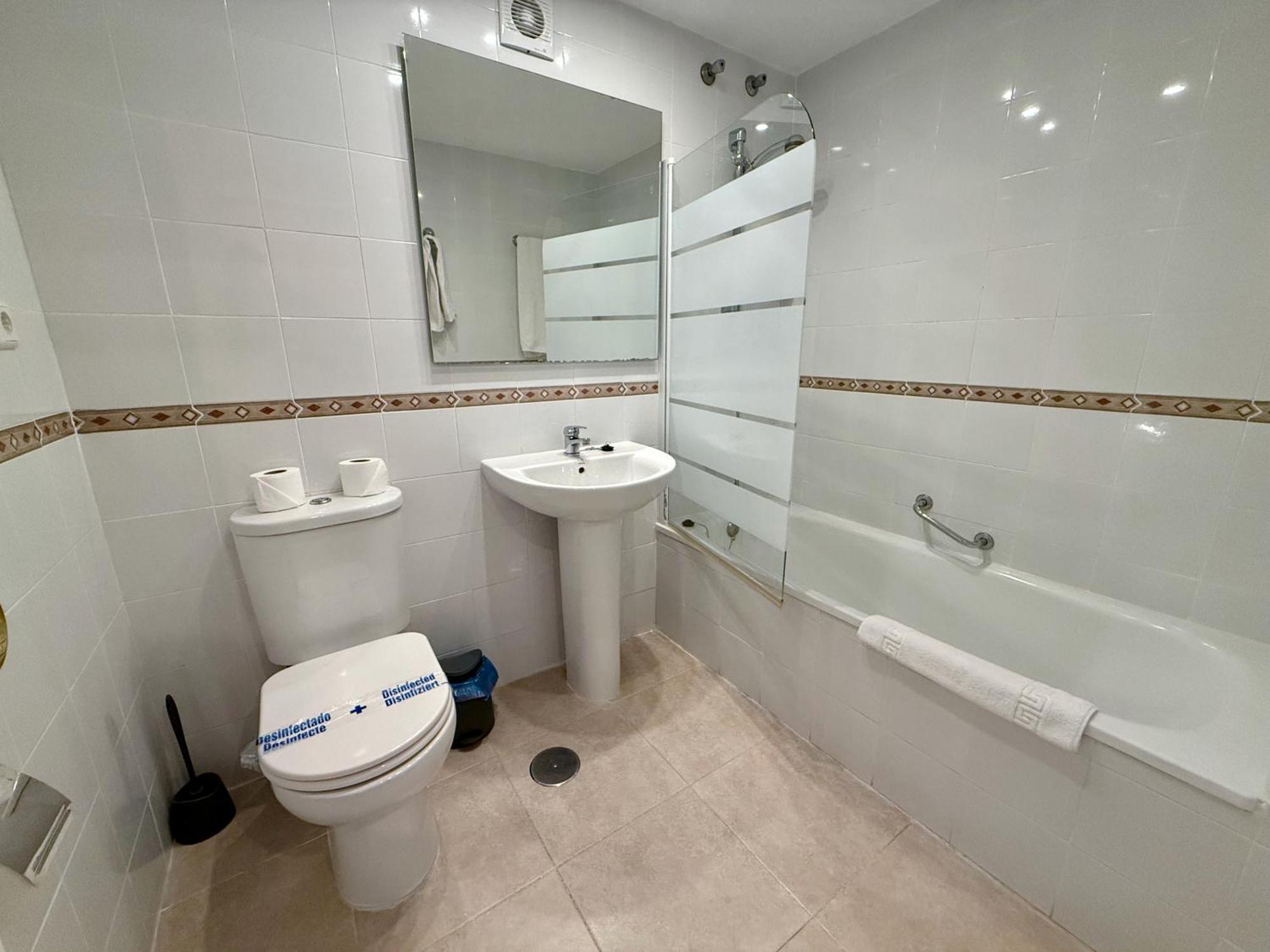 Kingfisher Apartments Benal Beach 贝纳尔马德纳 外观 照片